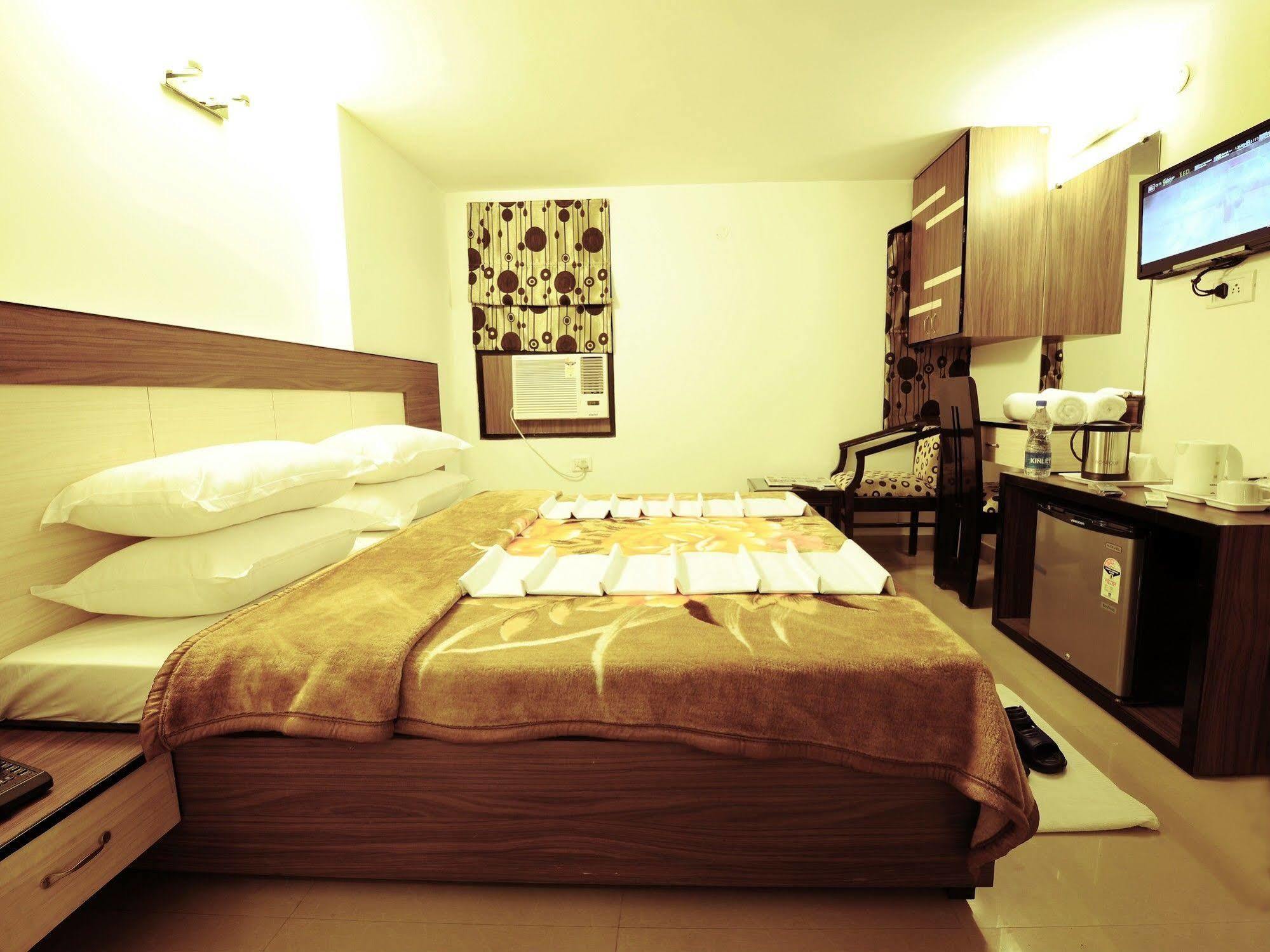 Hotel Hkj Residency Amritsar Exterior photo